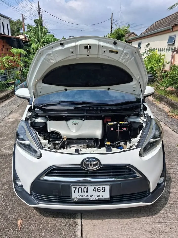 2018 Toyota Sienta II 3