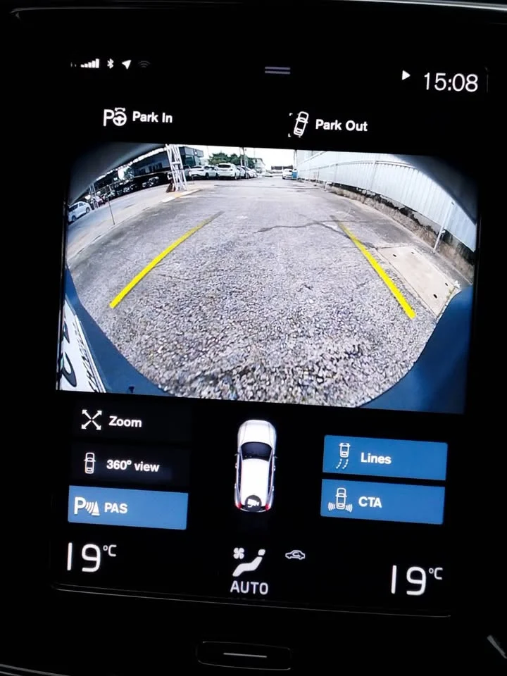 2021 Volvo XC40 2
