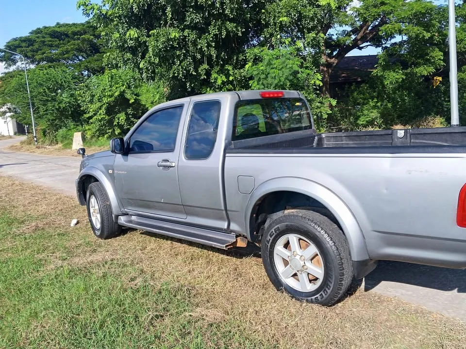 2004 Isuzu D-Max I 3