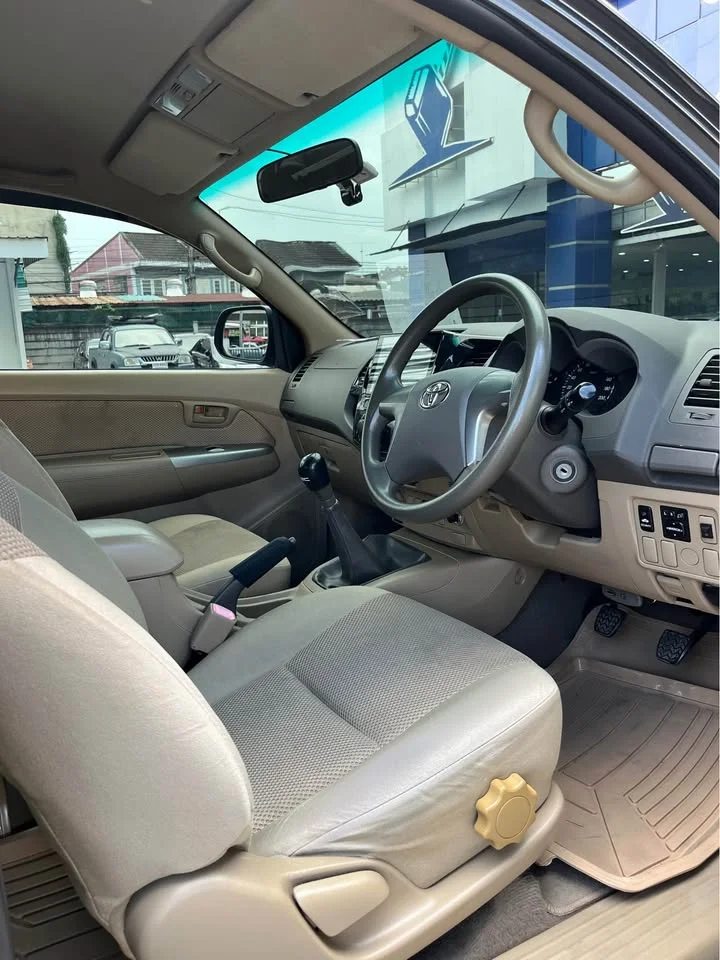 2013 Toyota Hilux VII 3