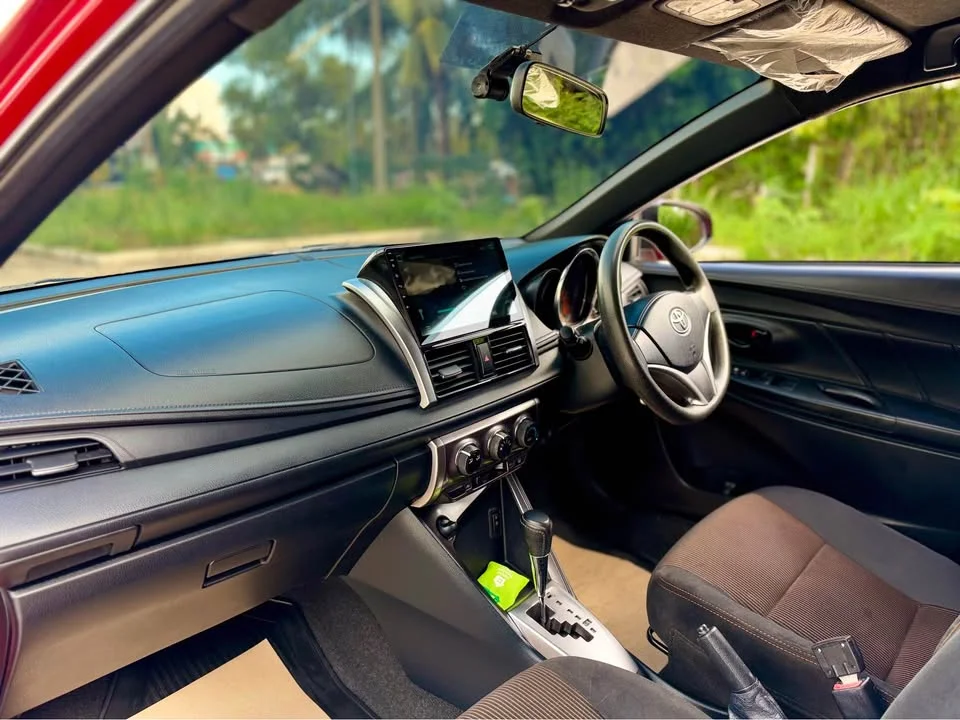 2015 Toyota Yaris III 2