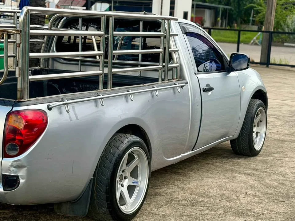 2012 Mitsubishi Triton IV 3