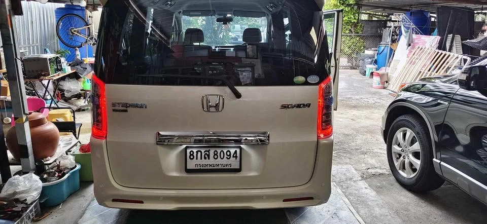 2012 Honda Stepwgn IV 2