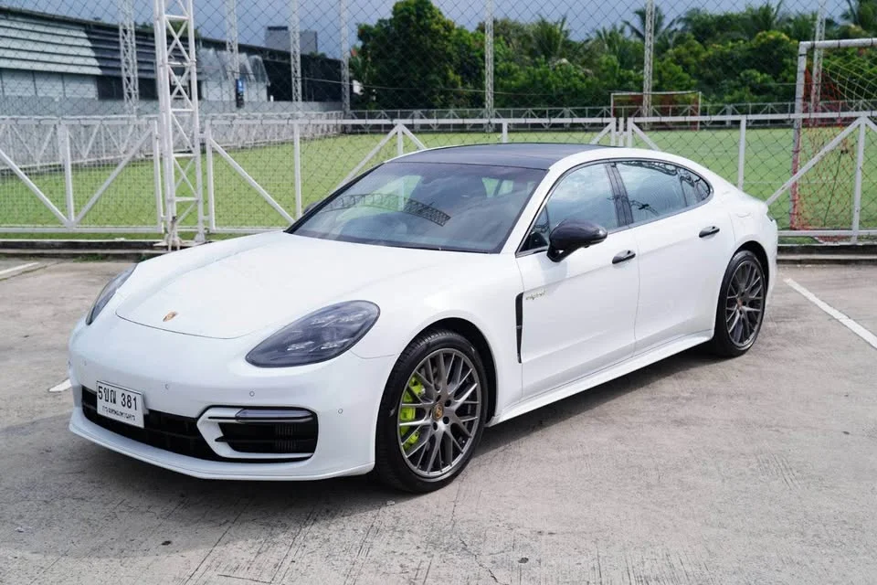 2023 Porsche Panamera II 3