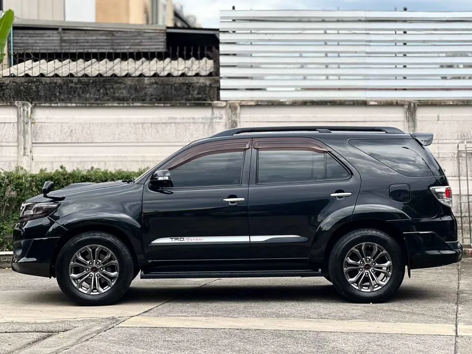 2012 Toyota Fortuner I 3