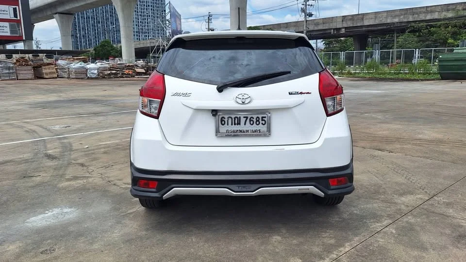 2016 Toyota Yaris III 2