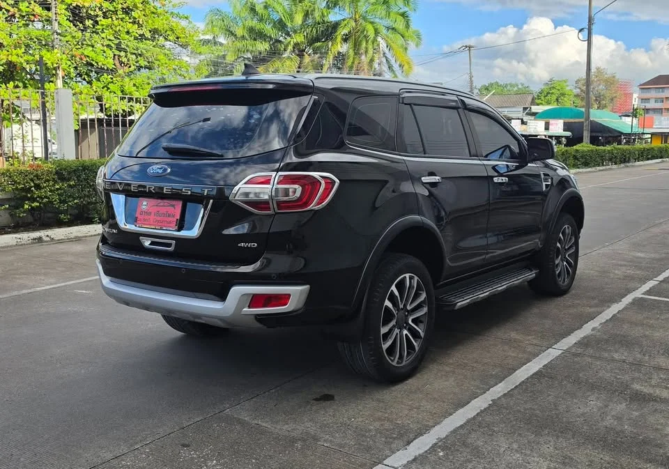 2019 Ford Everest II 2