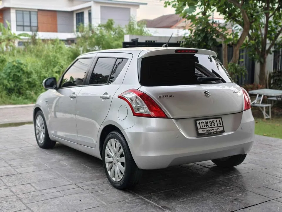 2013 Suzuki Swift II 3