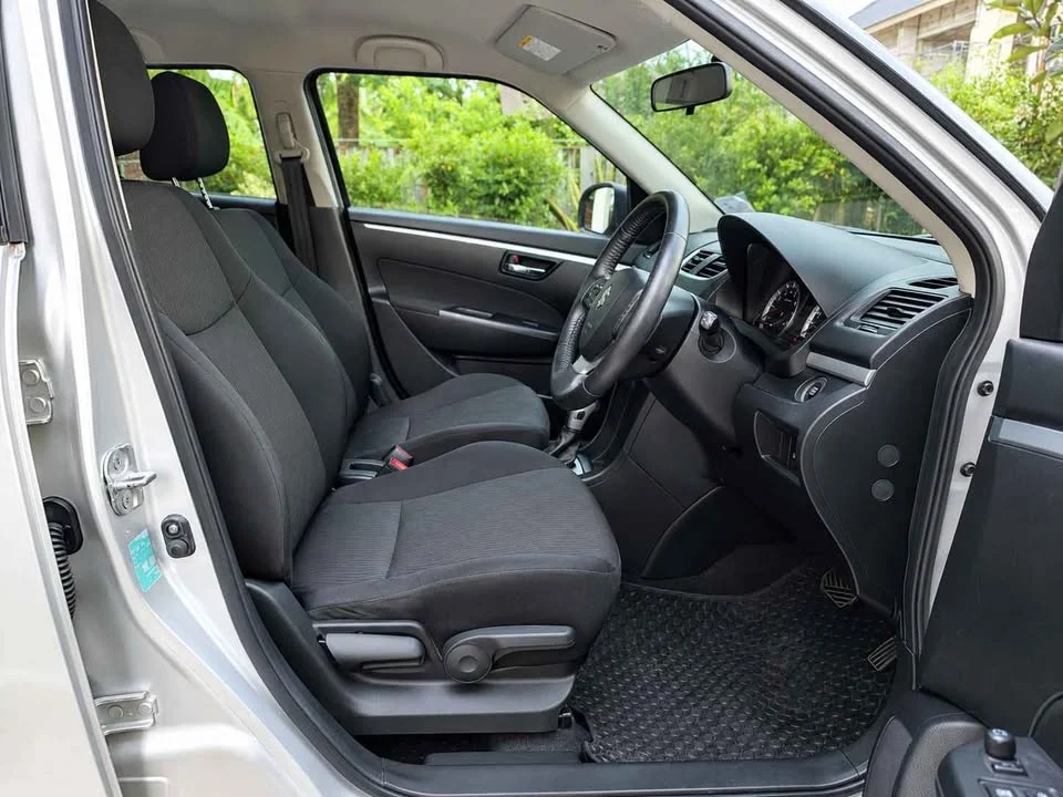 2013 Suzuki Swift II 2