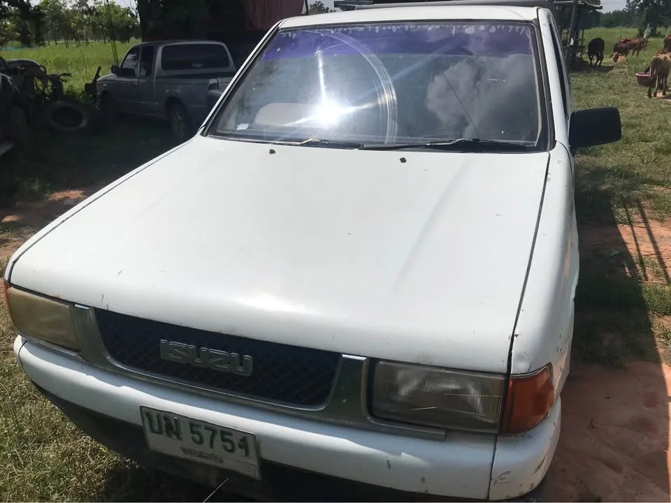 Isuzu TFR III 2