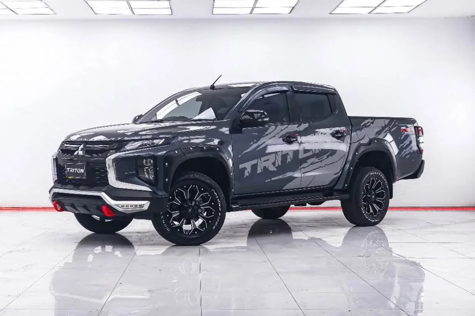 2022 Mitsubishi Triton V 3