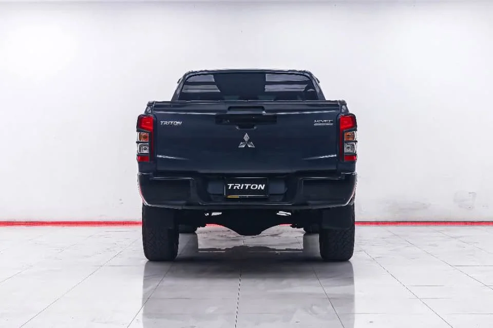 2022 Mitsubishi Triton V 2