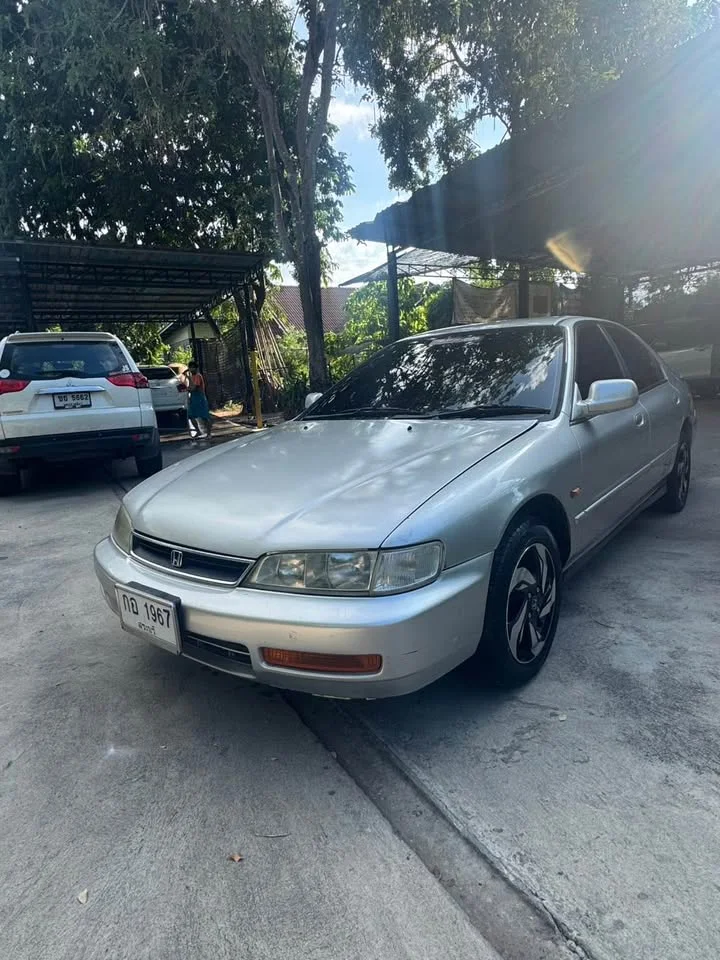 1998 Honda Accord V 2