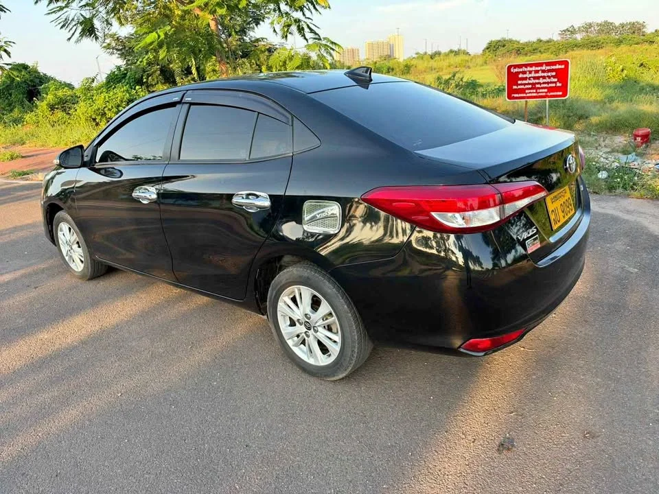 2020 Toyota Yaris ATIV III 2