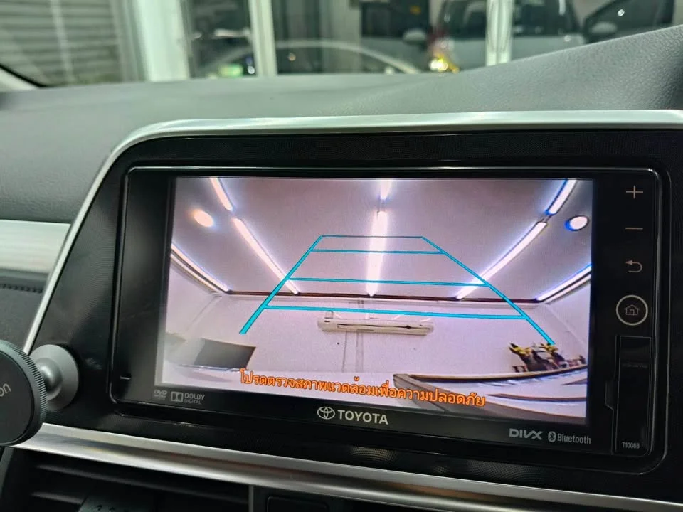 2018 Toyota Sienta II 2