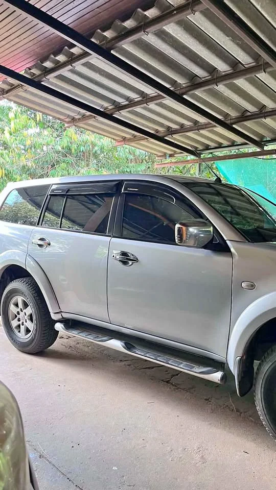2010 Mitsubishi Pajero Sport II 2