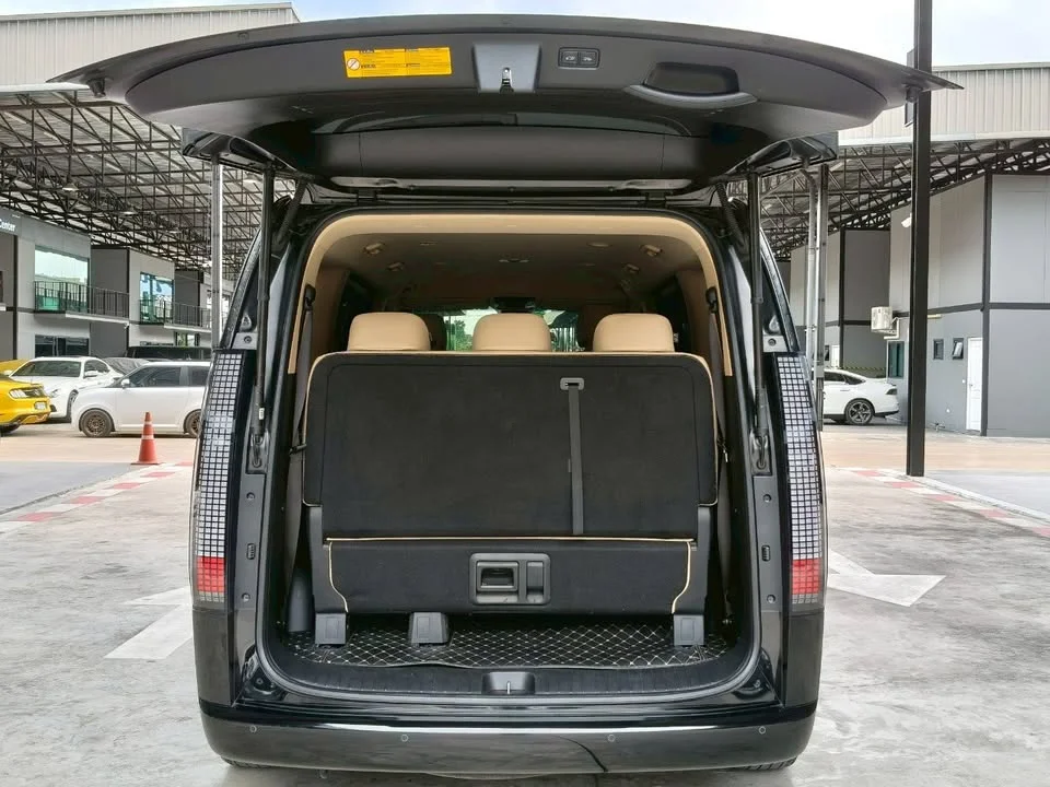 2022 Hyundai Staria US4 3