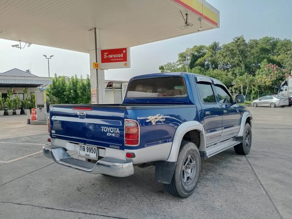 2003 Toyota Hilux Tiger VI 2