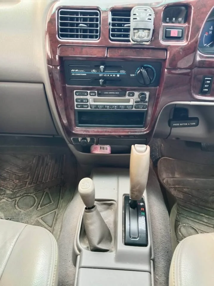 2003 Toyota Hilux Tiger VI 3