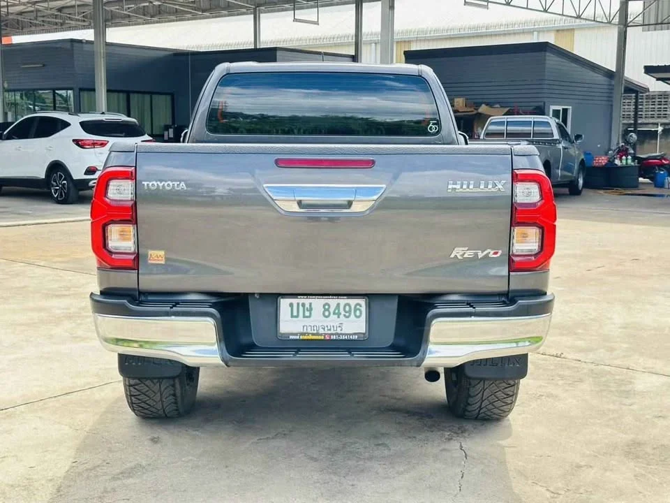 2024 Toyota Hilux VIII 3