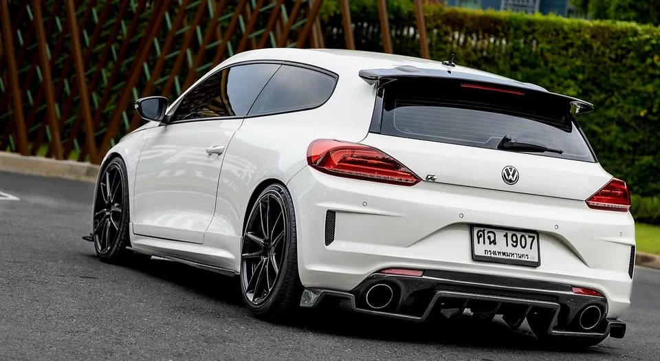 2011 Volkswagen Scirocco III 2