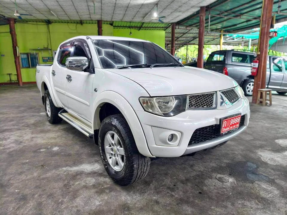 2013 Mitsubishi Triton IV 3