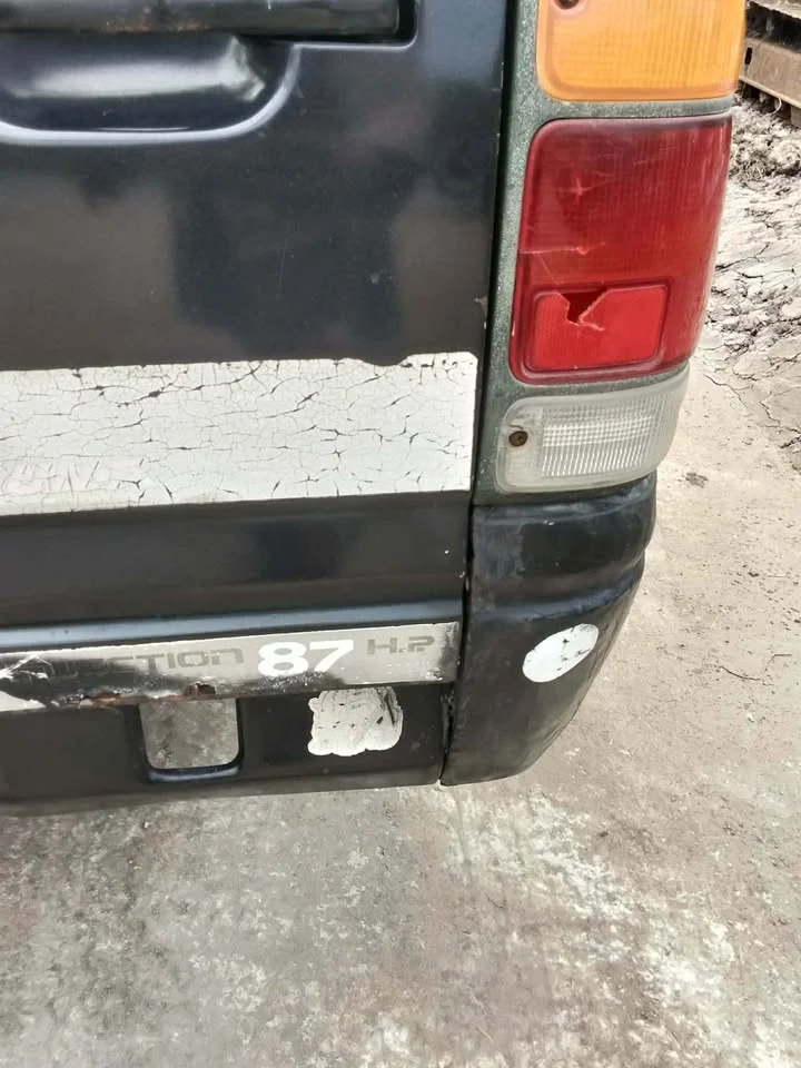 1990 Isuzu TFR III 3