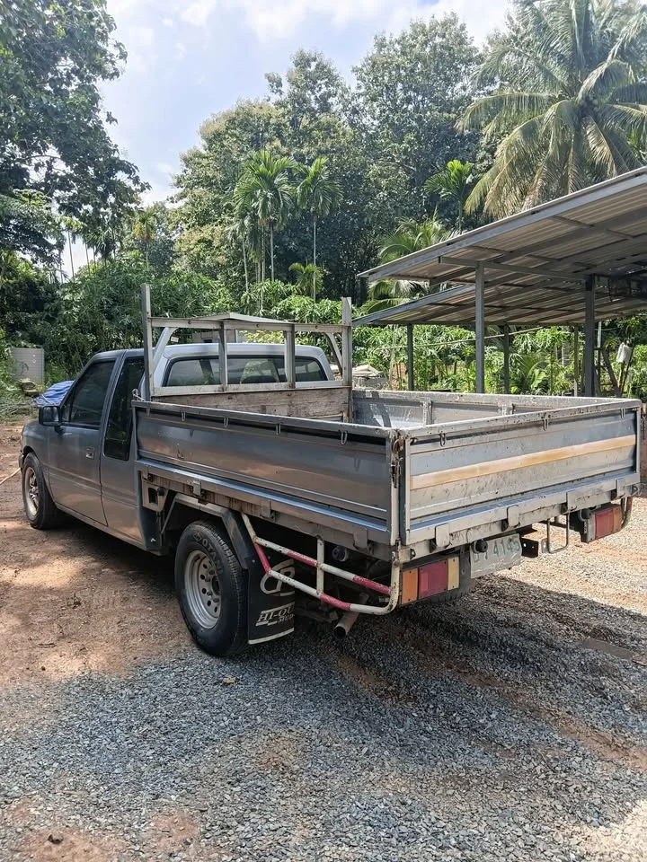 1992 Isuzu TFR III 3