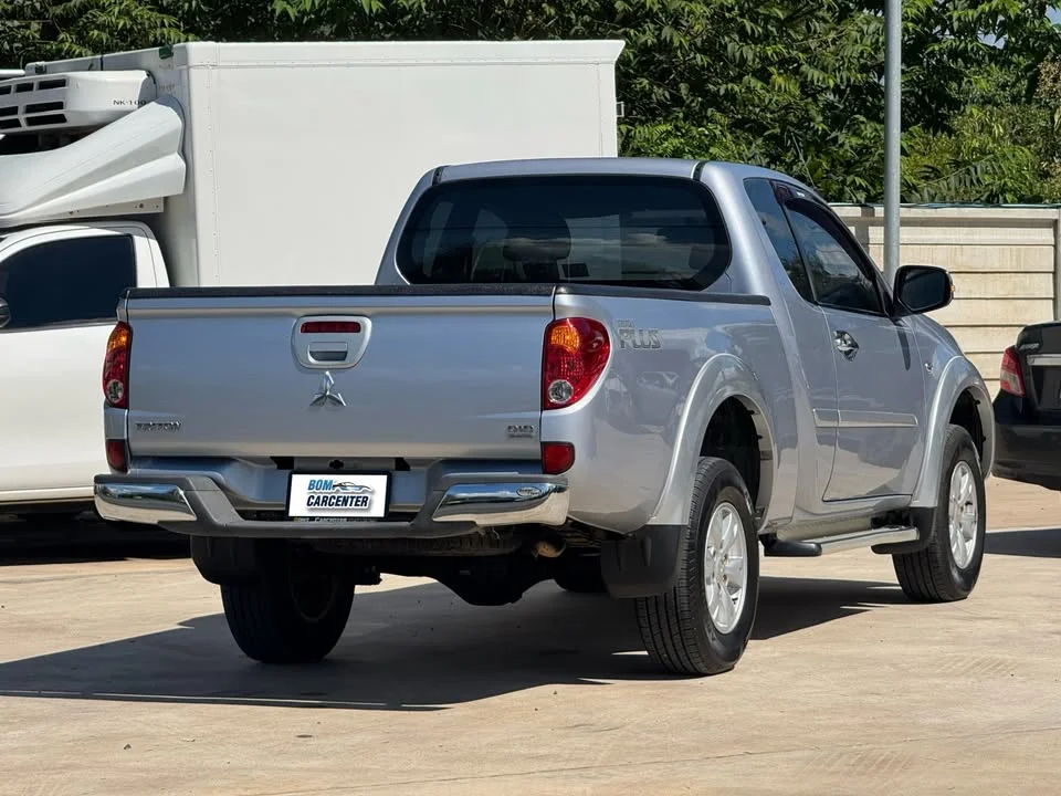 2013 Mitsubishi Triton IV 2