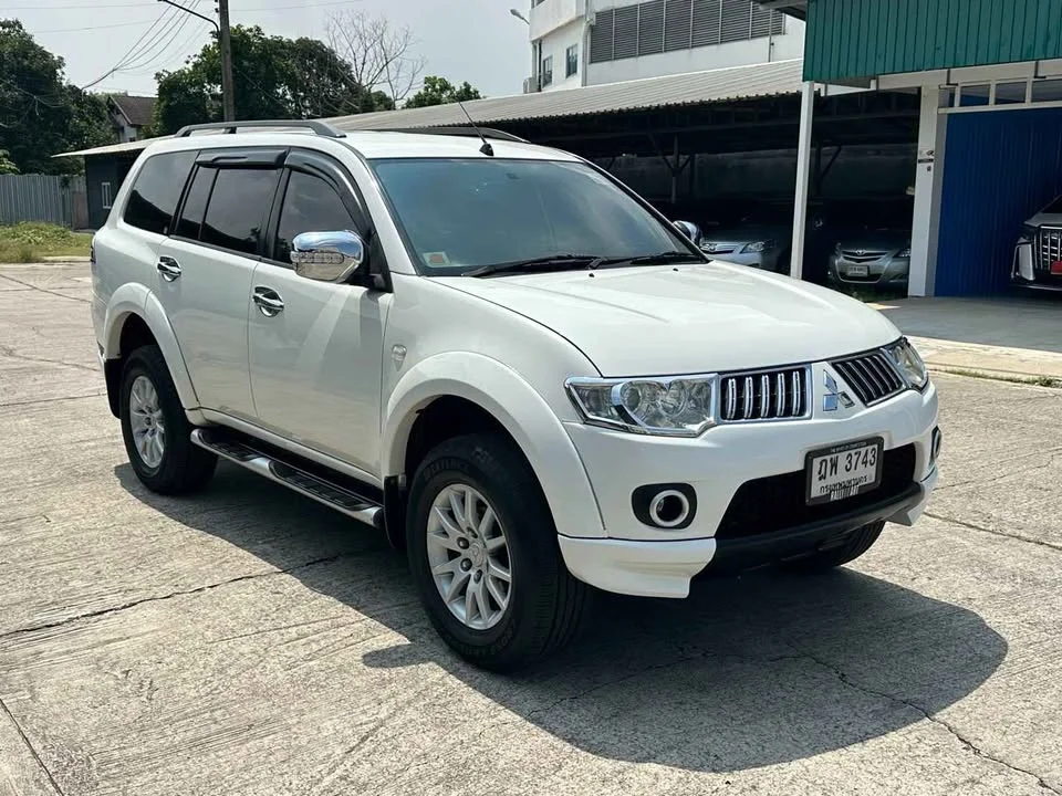 2010 Mitsubishi Pajero Sport II 2