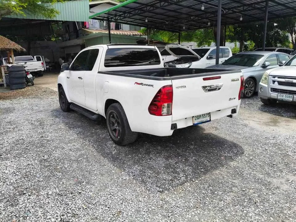 2016 Toyota Hilux VIII 3