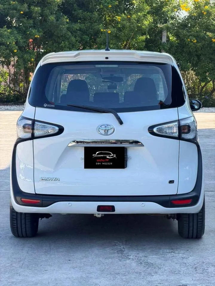 2016 Toyota Sienta II 2