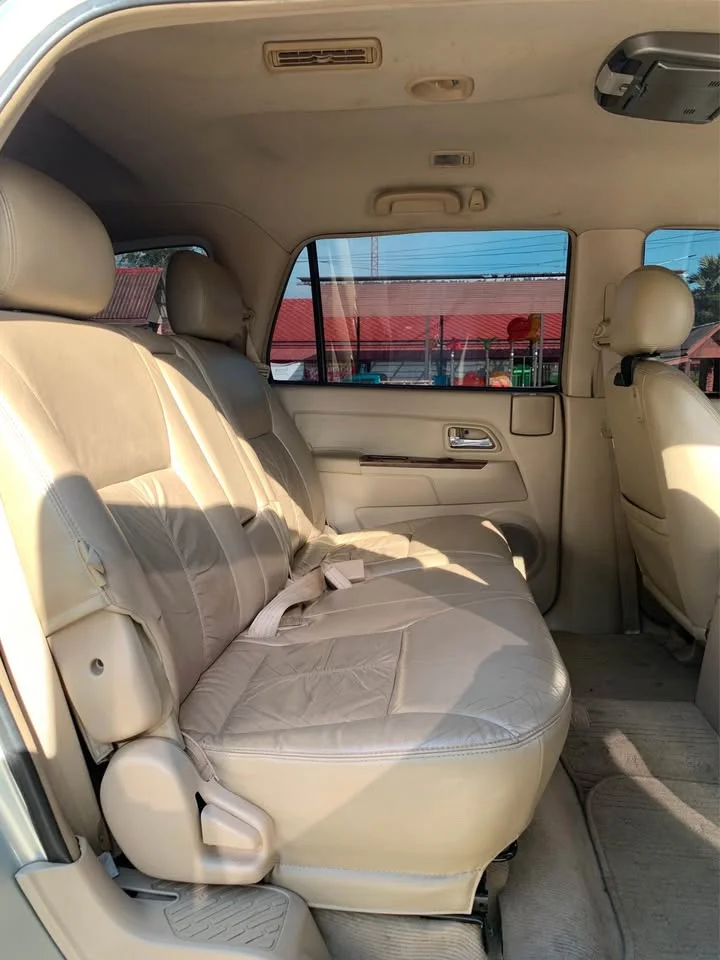 2008 Isuzu MU-7 3