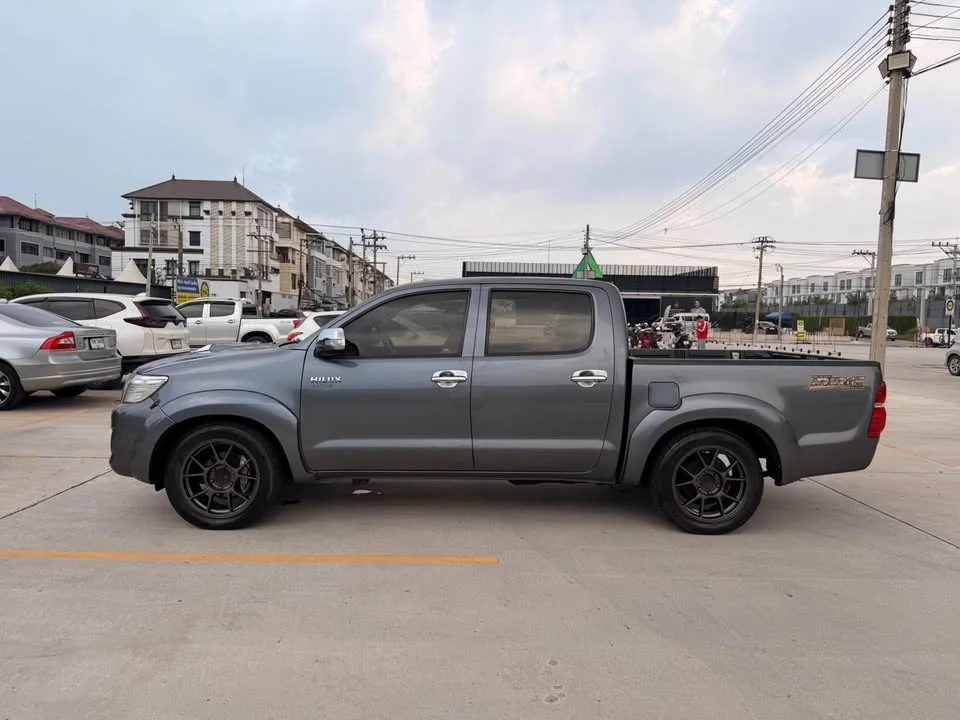 2013 Toyota Hilux VII 2