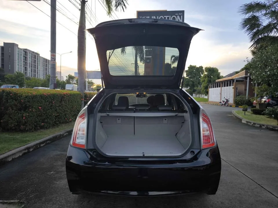 2013 Toyota Prius III 2