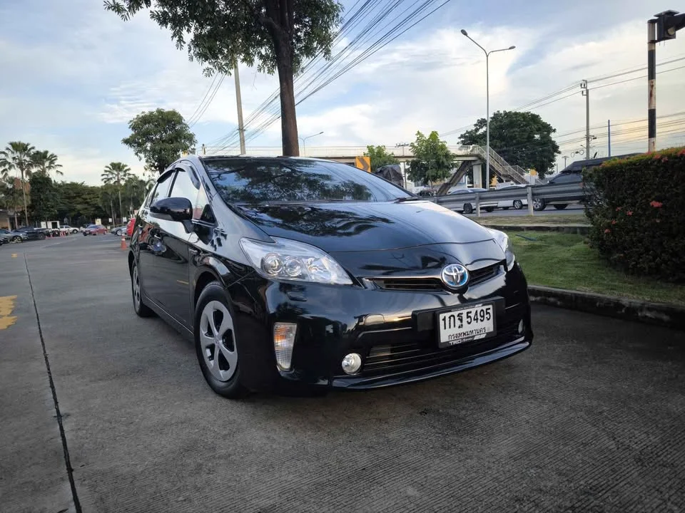 2013 Toyota Prius III 3