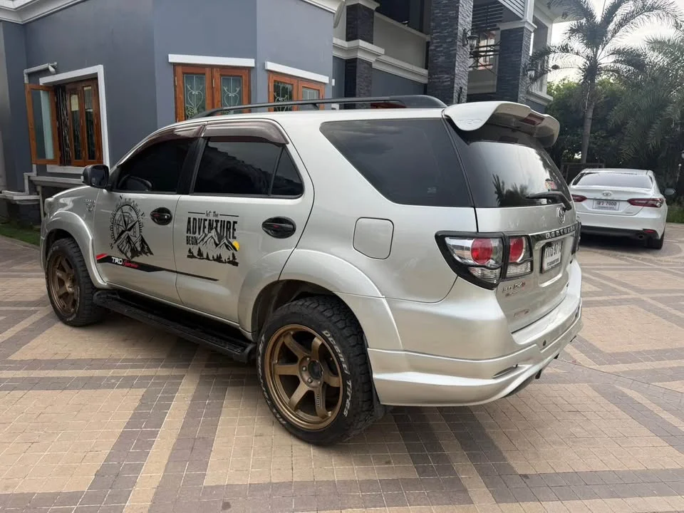2008 Toyota Fortuner I 3