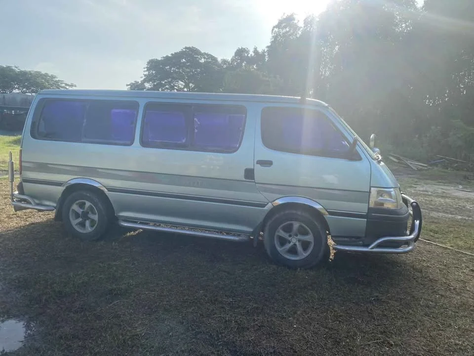 1997 Toyota Commuter IV (H100) 3