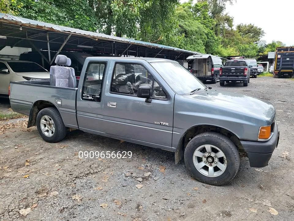 1991 Isuzu TFR III 2