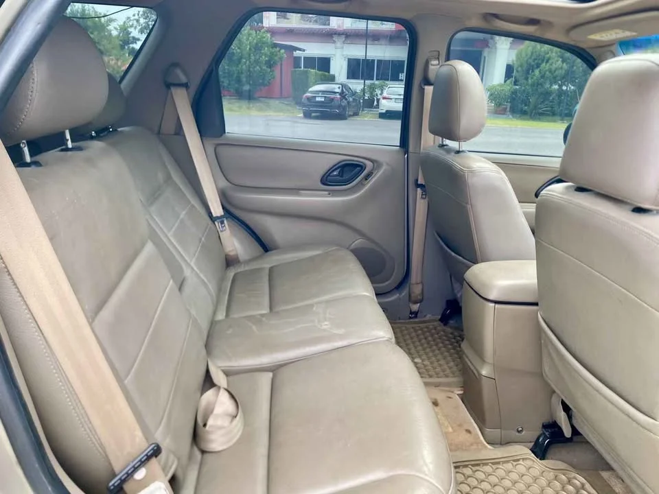 2004 Ford Escape I 3