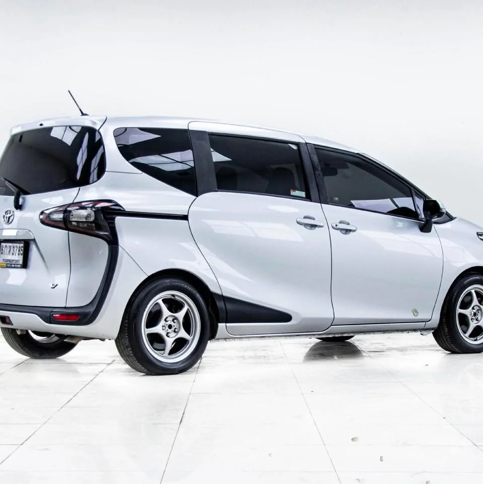 2017 Toyota Sienta II 2