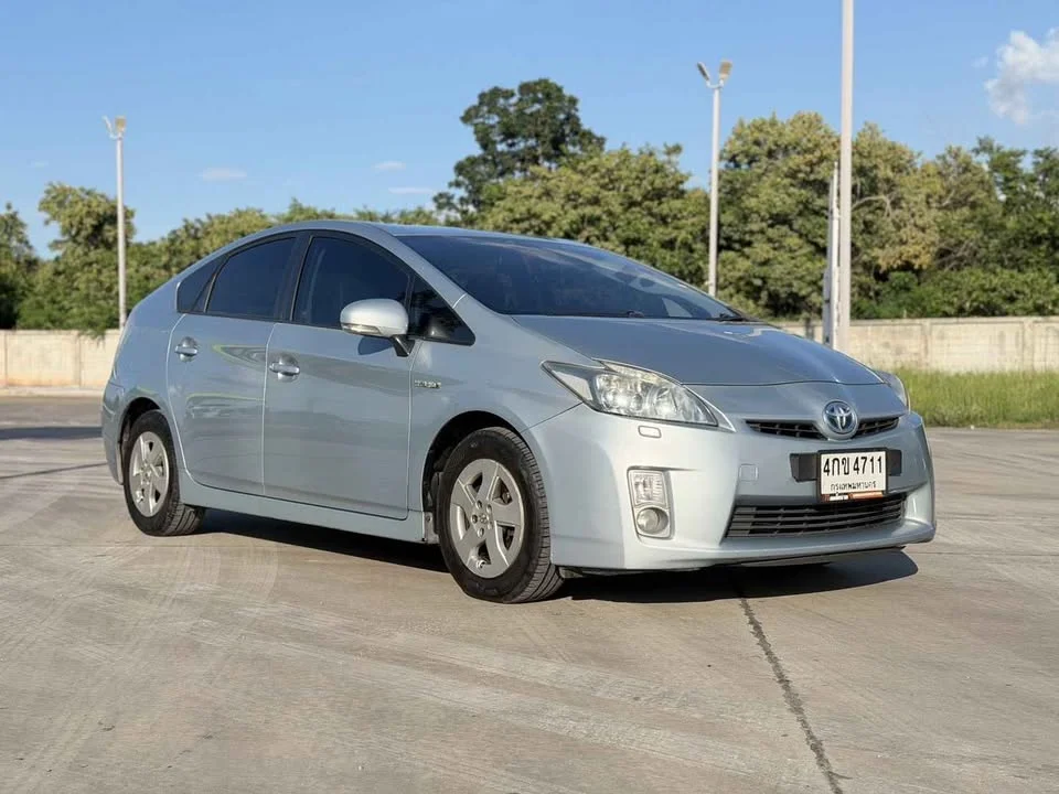 2011 Toyota Prius III 3