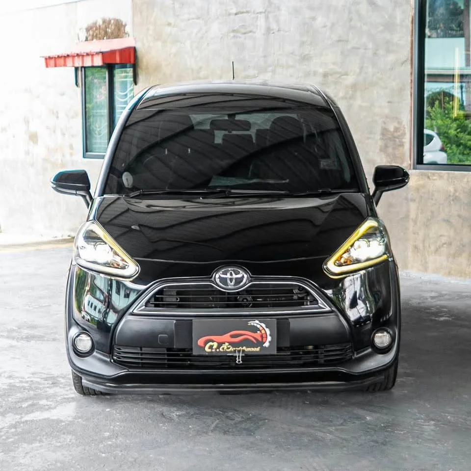 2017 Toyota Sienta II 2