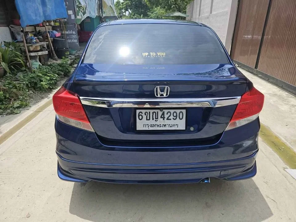 2013 Honda Mobilio II 2