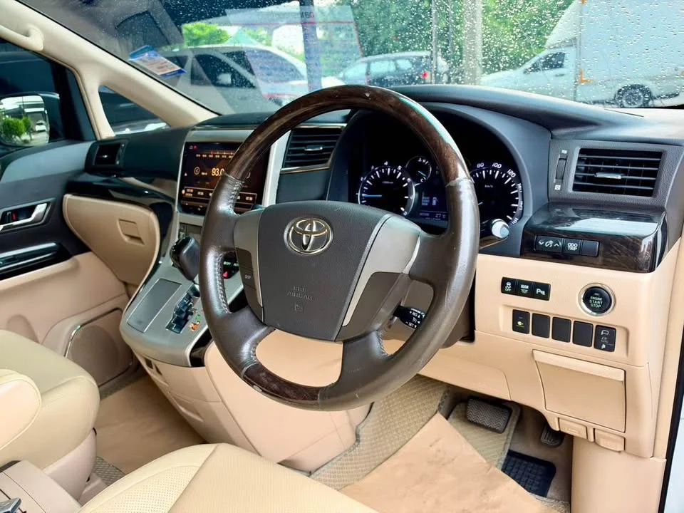 2013 Toyota Alphard, Vellfire II (AH20) 3