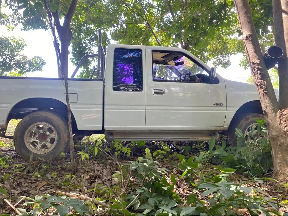 1993 Isuzu TFR III 2