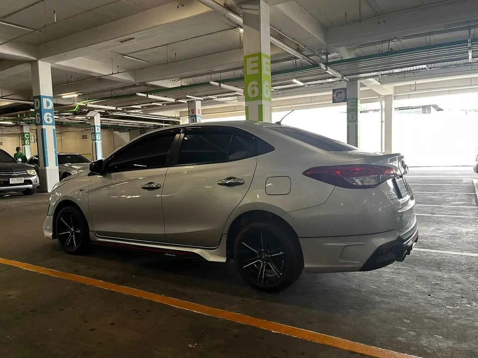 2018 Toyota Yaris ATIV III 2