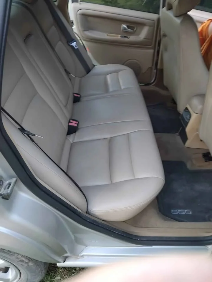2000 Volvo S70 2