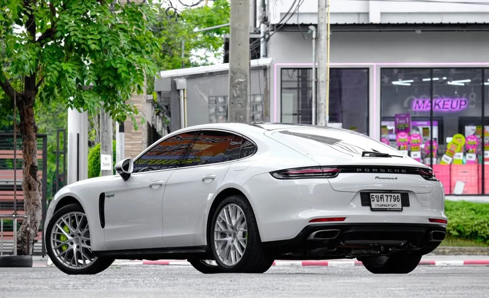 2017 Porsche Panamera II 2