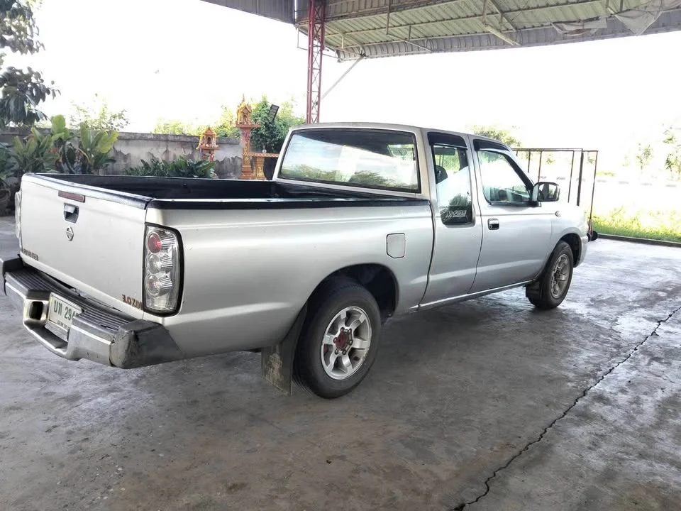2004 Nissan Frontier I 2